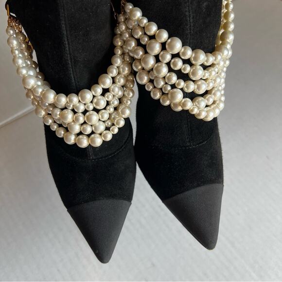 CHANEL 21A Suede Pearl String CC Charm Logo Ankle Bootie Boots Kitten Heel 35C - Picture 2 of 9
